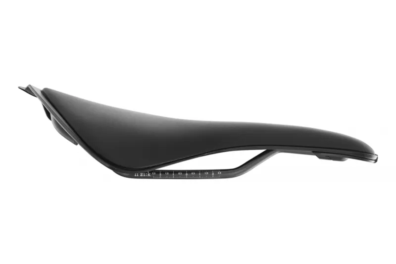 Fizik Aliante R3 Versus EVO Carbon Saddle : Kium Rail