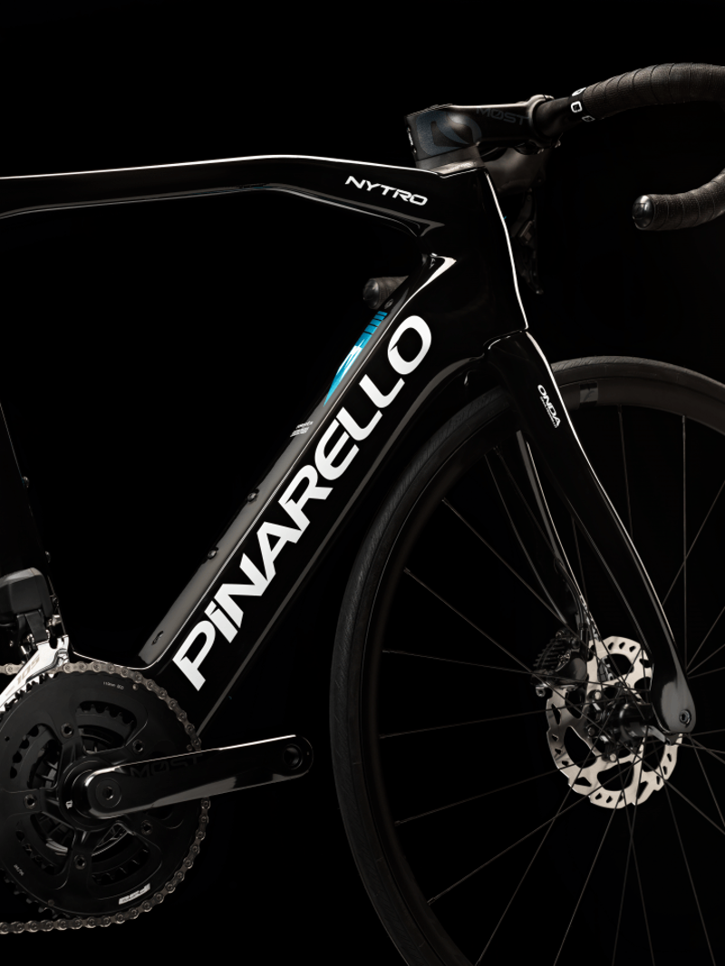 Pinarello NYTRO E5 Road e-Bike with Shimano 105 Di2 : BRILLIANT BLACK-3