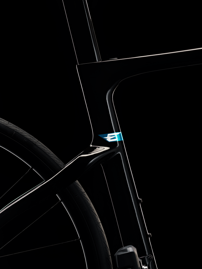 Pinarello NYTRO E5 Road e-Bike with Shimano 105 Di2 : BRILLIANT BLACK-5