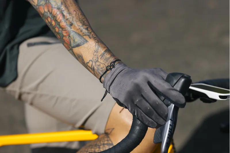 Q36.5 Adventure Summer Gloves Long Finger : GREY-2