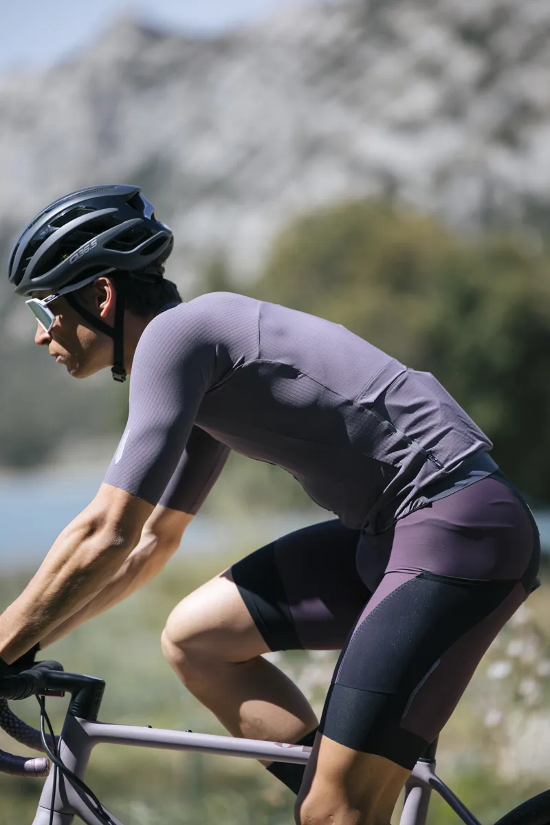 Q36.5 Adventure Cargo Bib Shorts : LANGHE RED-5