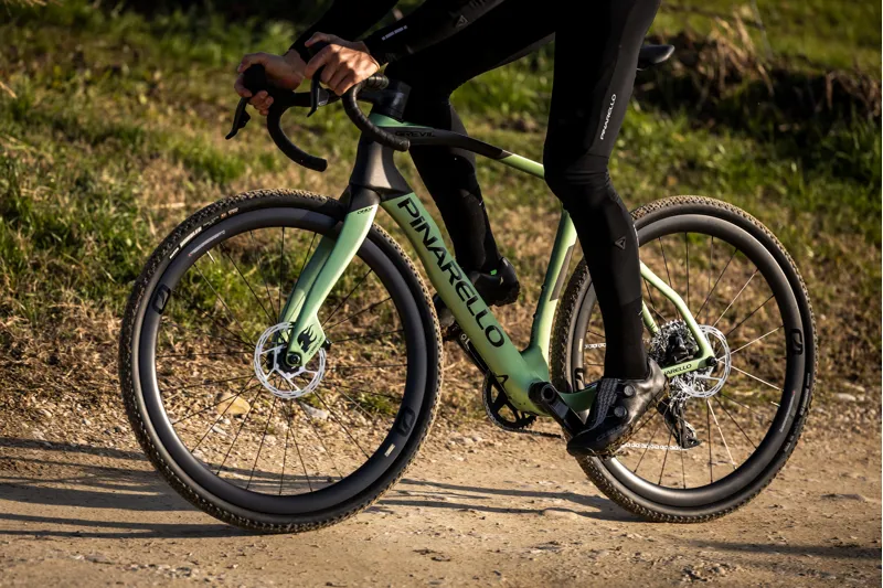 Pinarello GREVIL F7 with Fulcrum Rapid Red and GRX 1x12 : STONE GREEN-9