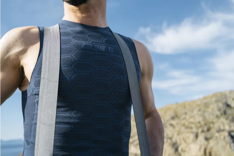 Q36.5 Base Layer 1 : Sleeveless : Navy Blue-2