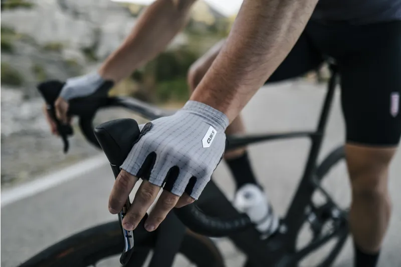 Q36.5 Dottore Pro Summer Glove : ICE GREY-2