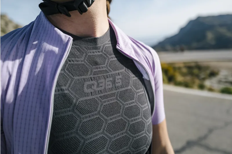 Q36.5 Base Layer 1 : Sleeveless : Anthracite-4