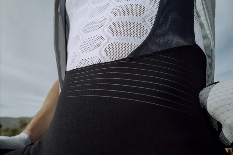 Q36.5 Base Layer 1 : Sleeveless : White-10