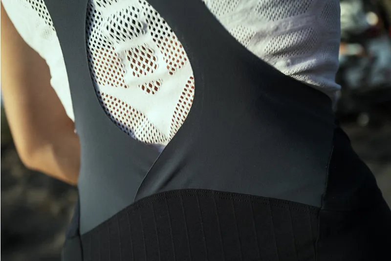 Q36.5 Base Layer 1 : Sleeveless : White-7