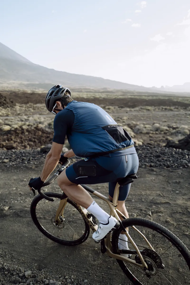 Q36.5 Adventure Cargo Bib Shorts : NAVY-2