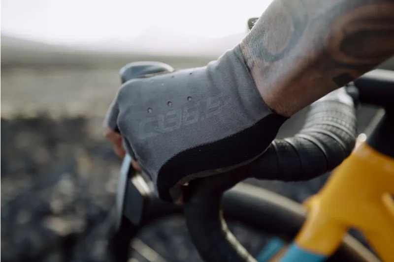 Q36.5 Adventure Summer Gloves : GREY-3