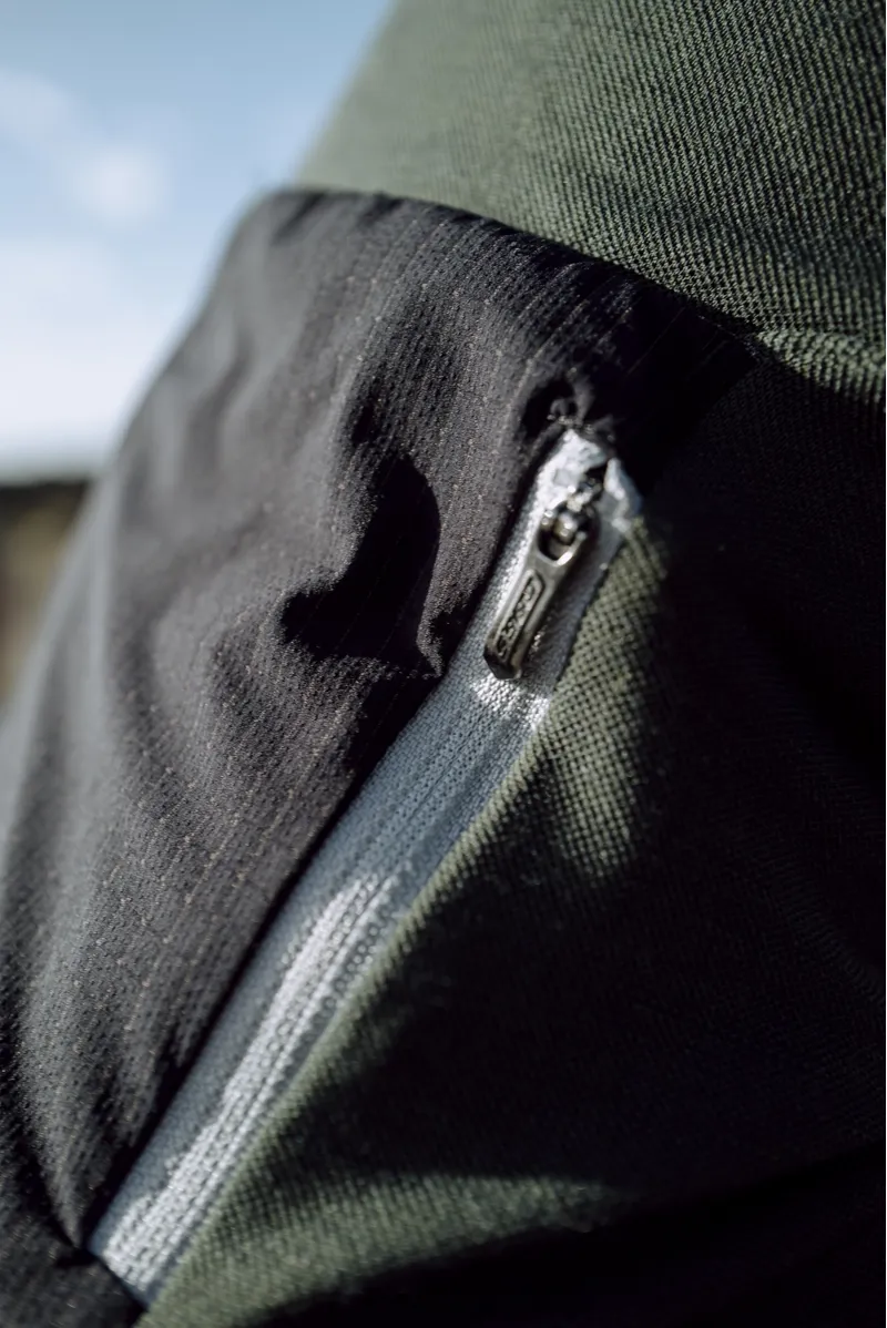 Q36.5 ADVENTURE Jersey : DEEP FOREST GREEN-7