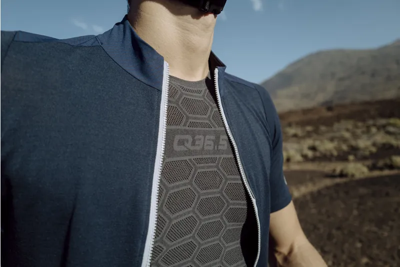 Q36.5 Base Layer 1 : Sleeveless : Anthracite-2