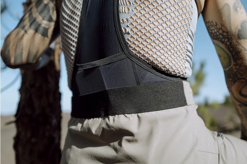 Q36.5 Baggy Shorts Adventure : Gravel Shorts : KAKI-9