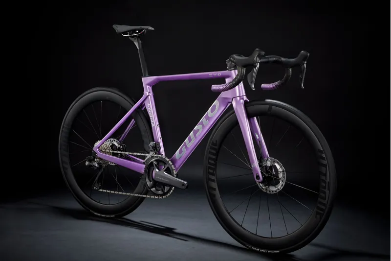 Gusto Cobra EVO Elite Ultra Carbon Road Bike with 105 in White