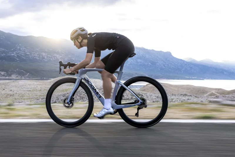 Pinarello Dogma F : Fast. Everywhere