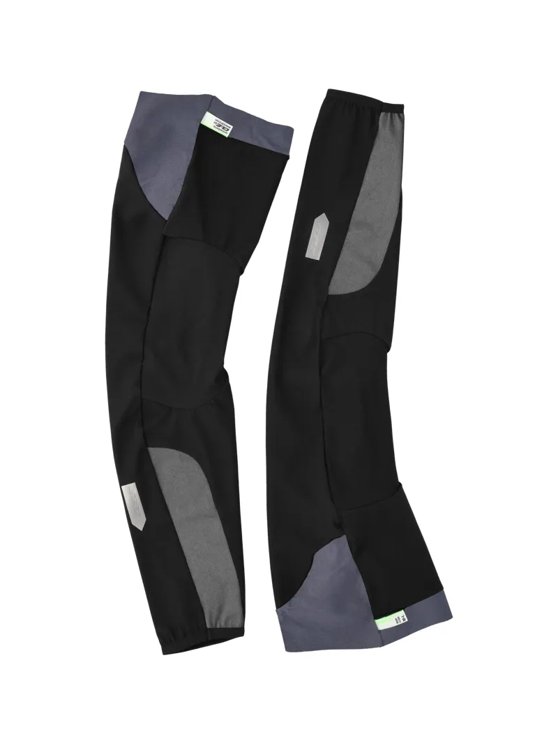 Q36.5 WOOLF Leg Warmers : Black-1