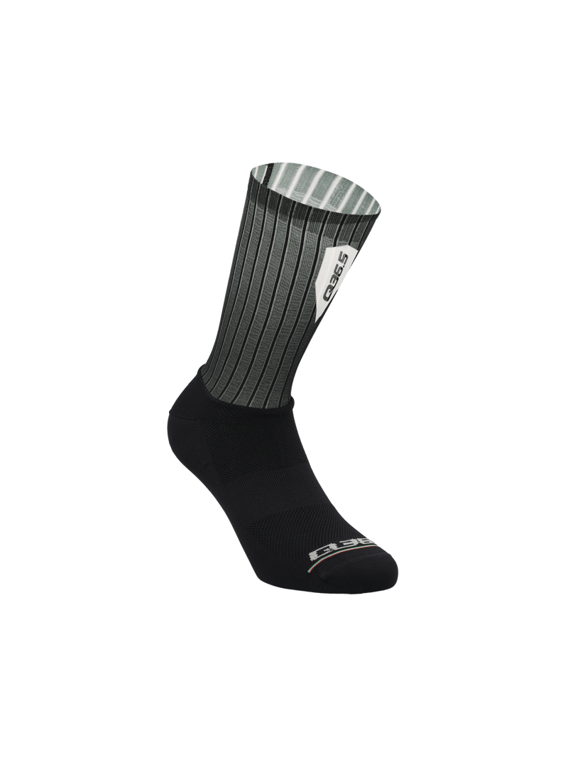 Q36.5 AERO SOCKS : BLACK