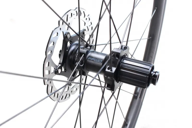 FFWD TYRO Tubeless Ready Carbon Clincher Disc Wheelset-4