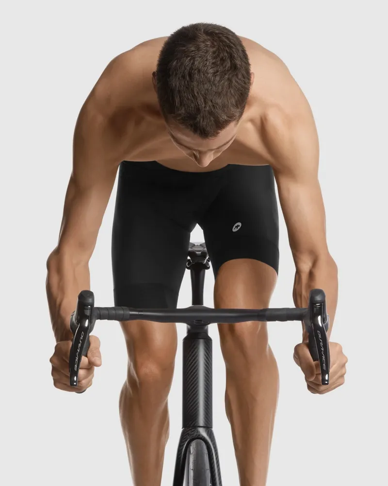 Assos MILLE GT Half Shorts C2 : Black Series-4