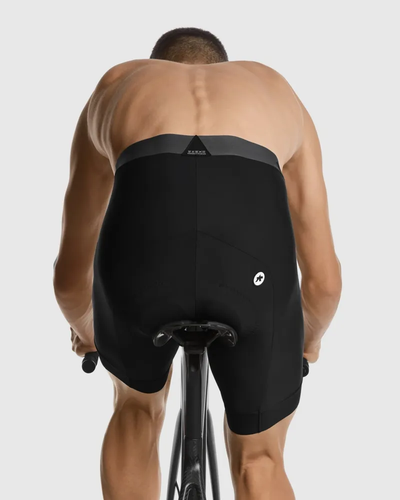Assos MILLE GT Half Shorts C2 : Black Series-5