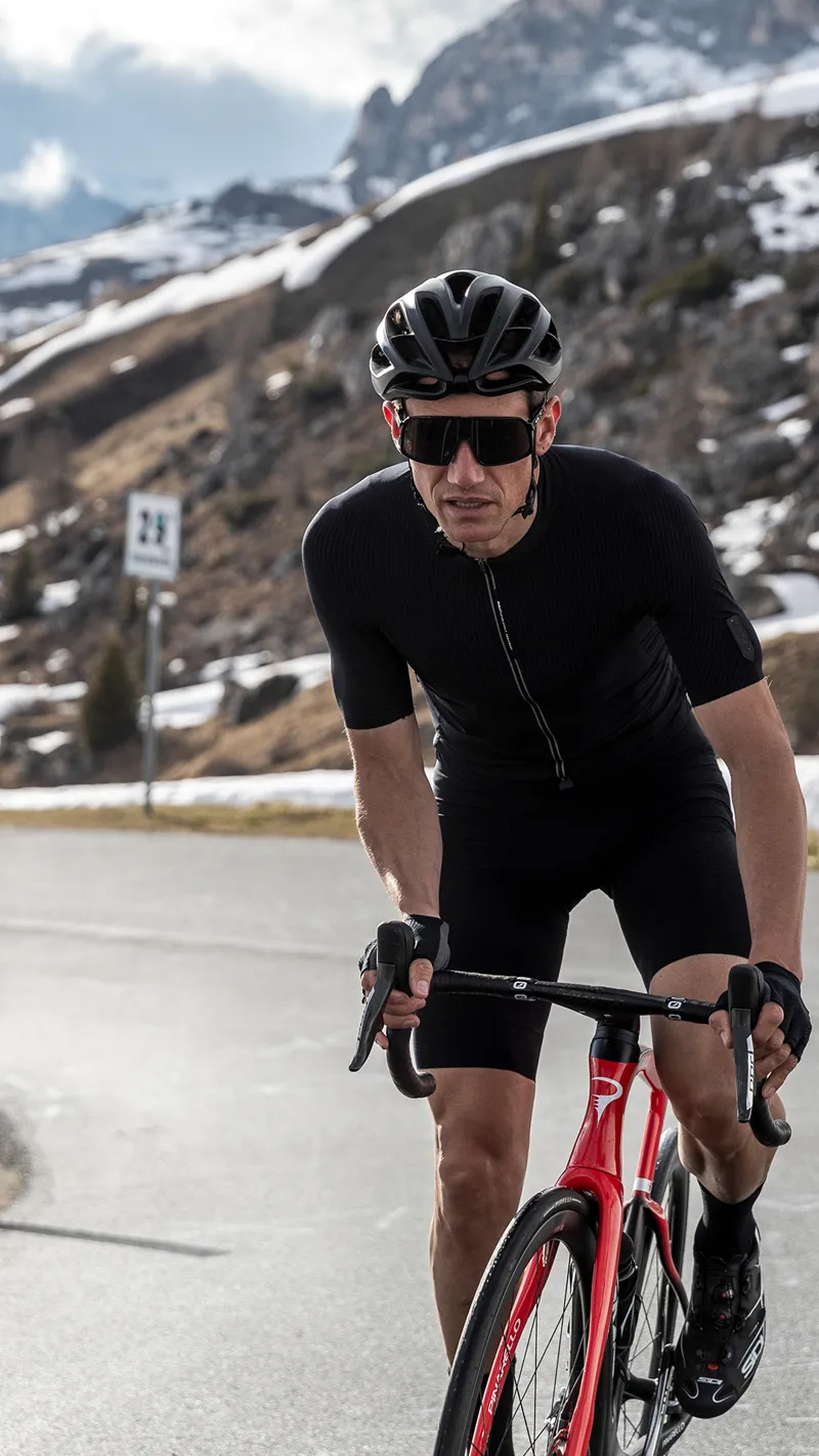 2022 DOGMA F Disc Road Bike DURA ACE Di2 : C36/C50 : 611 ERUPTION RED-8