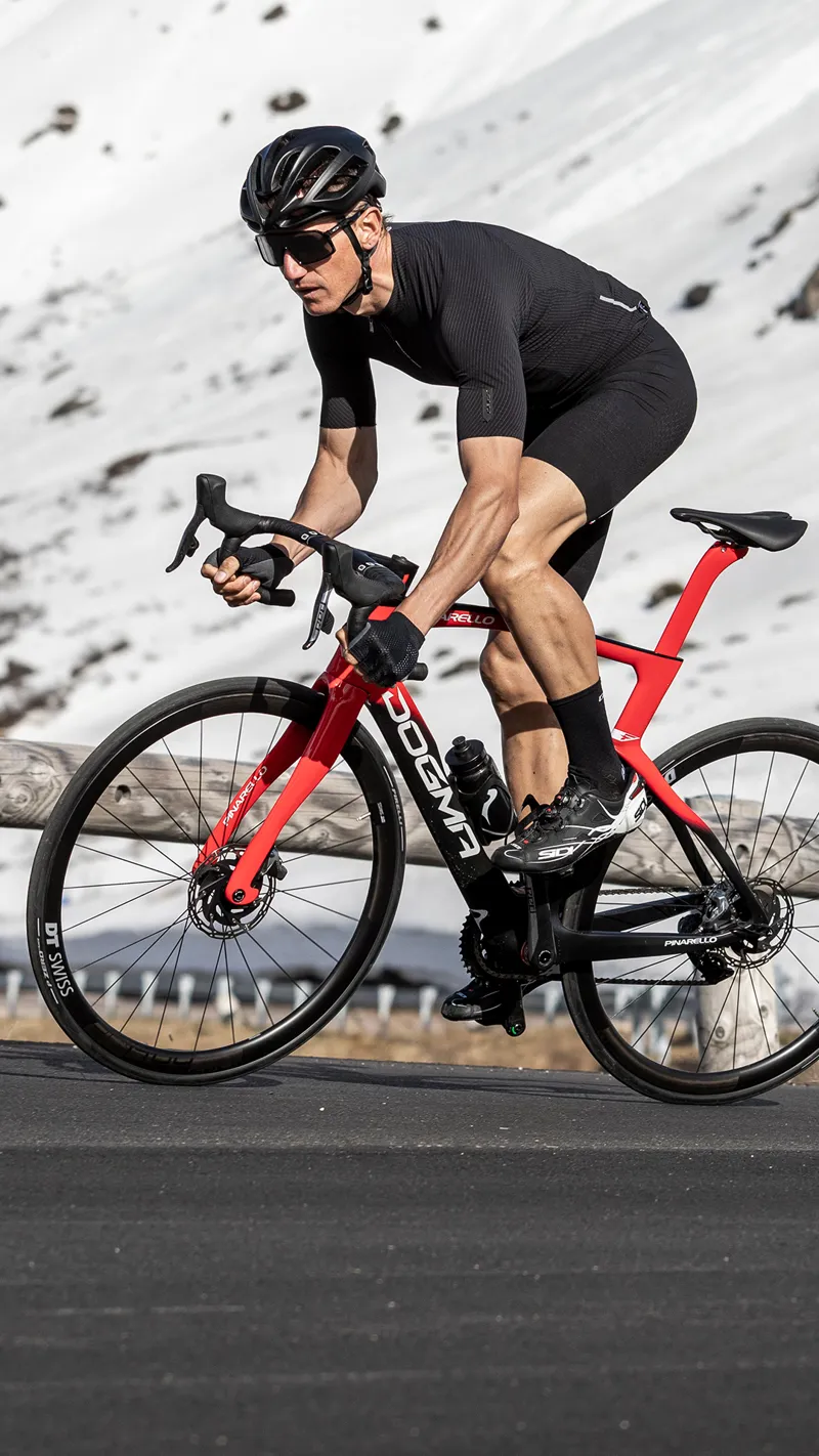 2022 DOGMA F Disc Road Bike DURA ACE Di2 : C36/C50 : 611 ERUPTION RED-11