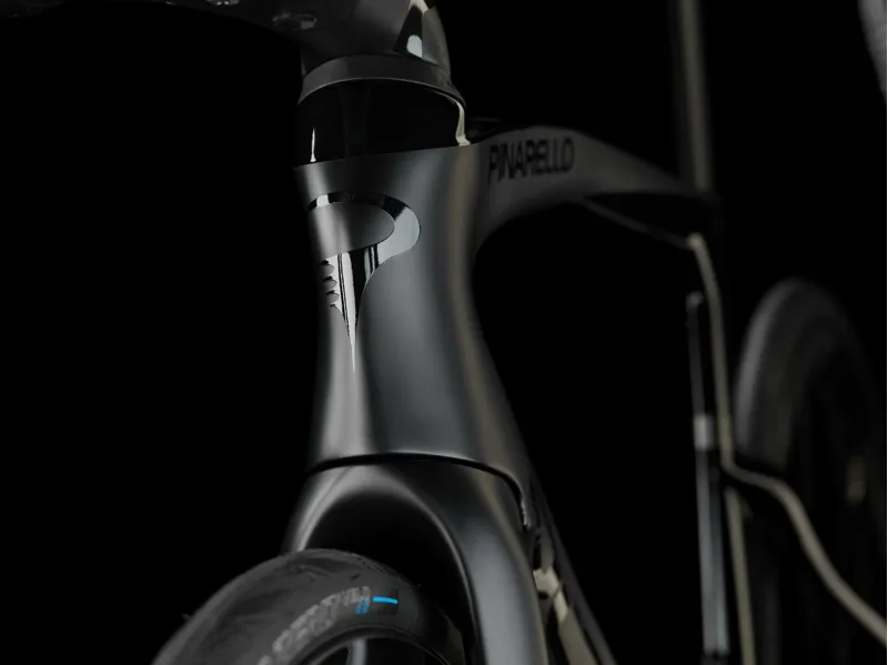 2022 DOGMA F Disc Road Bike DURA ACE Di2 : C36/C50 : 611 ERUPTION RED-12