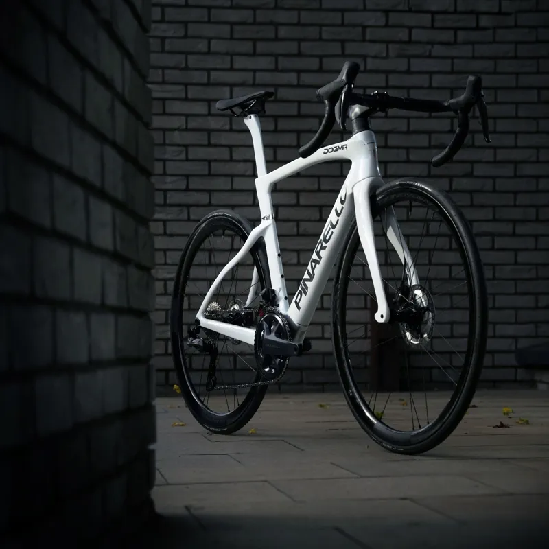 Dogma F Disc Ultegra Di2 and Shamal Ultra Crystal White
