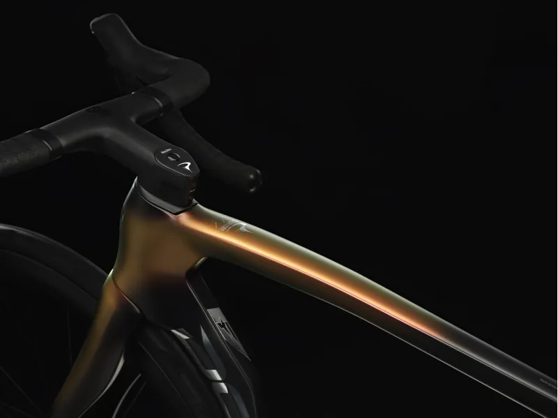 2025 Pinarello DOGMA F Frame Kit : Luxter Red - Gold-6