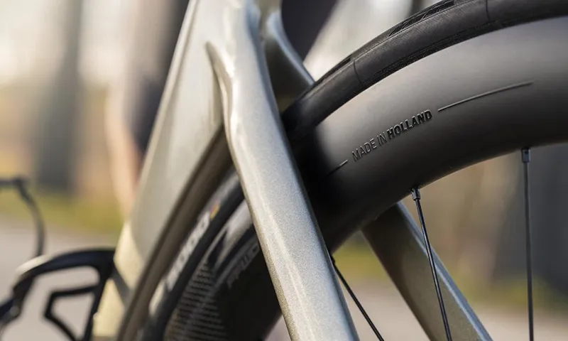 FFWD RYOT 55 Tubeless Ready Carbon Disc Aero Wheelset : DT240 EXP Hubs-9