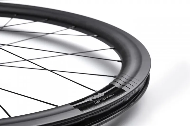 FFWD TYRO Tubeless Ready Carbon Clincher Disc Wheelset-1