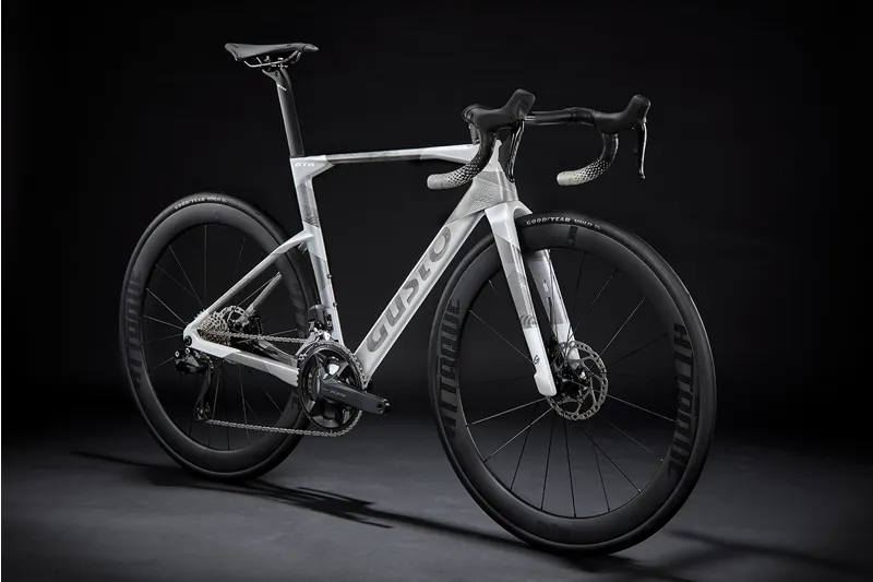 GUSTO GTR : SPORT TE : Pearl White-1