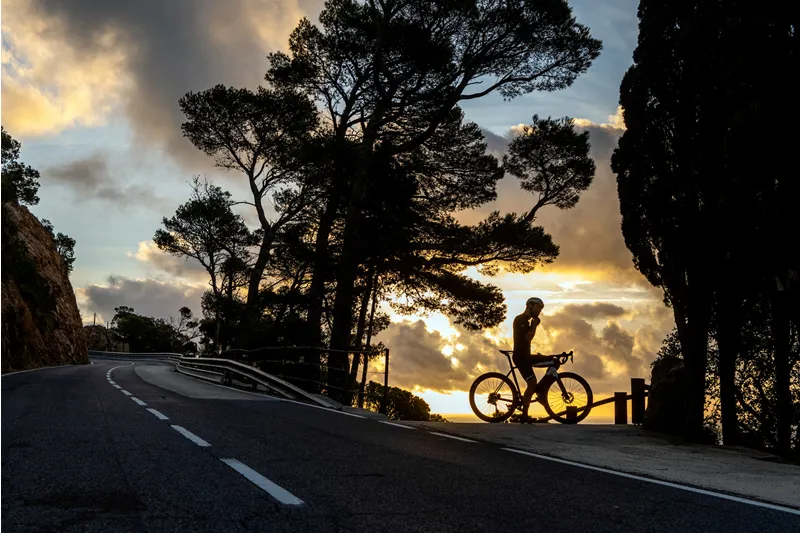 Kask ELEMENTO Helmet : Silver-6