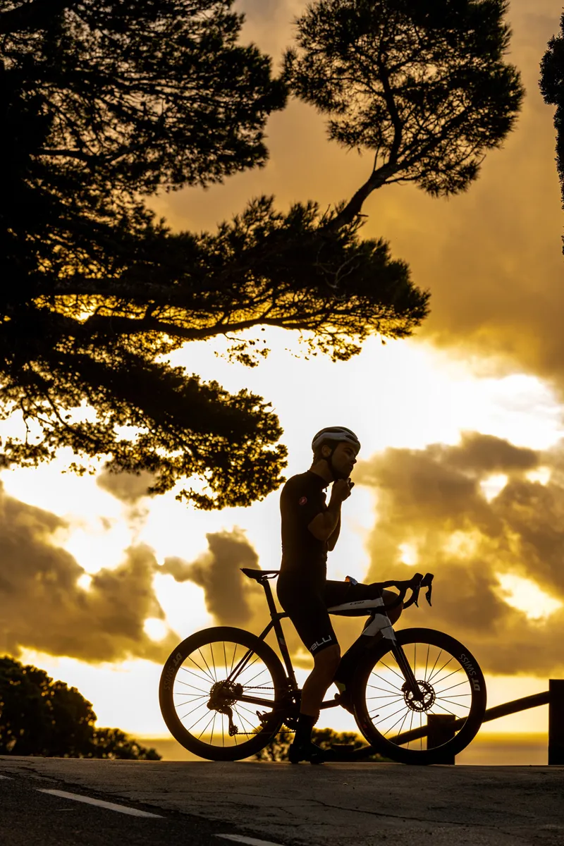 Kask ELEMENTO Helmet : Silver-7