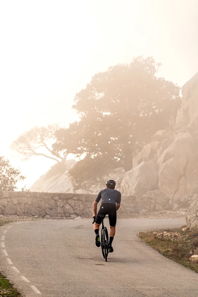 Kask ELEMENTO Helmet : Black-8