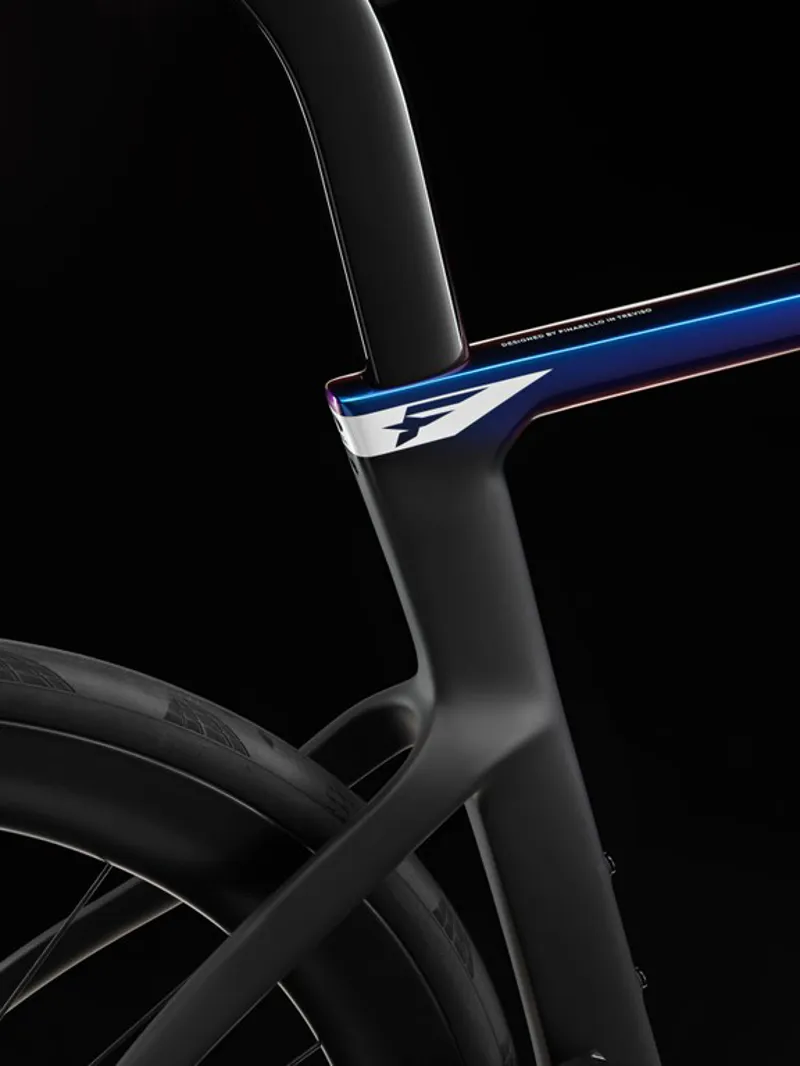 2026 Pinarello DOGMA F Bike : Sram Red + DT Swiss 1400 : Luxter Blue-5