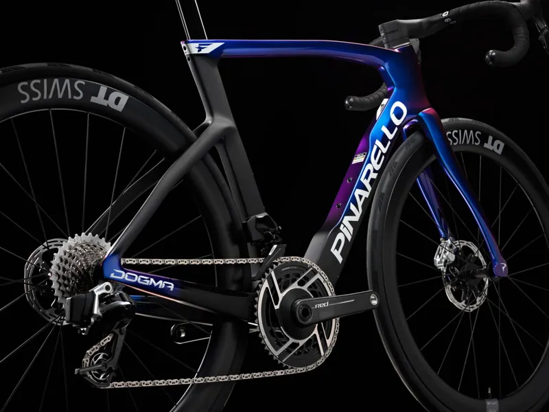 2026 Pinarello DOGMA F Bike : Sram Red + DT Swiss 1400 : Luxter Blue-7