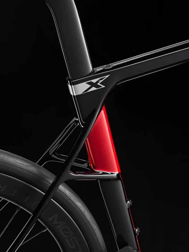 Pinarello X5 with Shimano 105 Di2 and MOST Carbon UF45 : STARRY RED-5