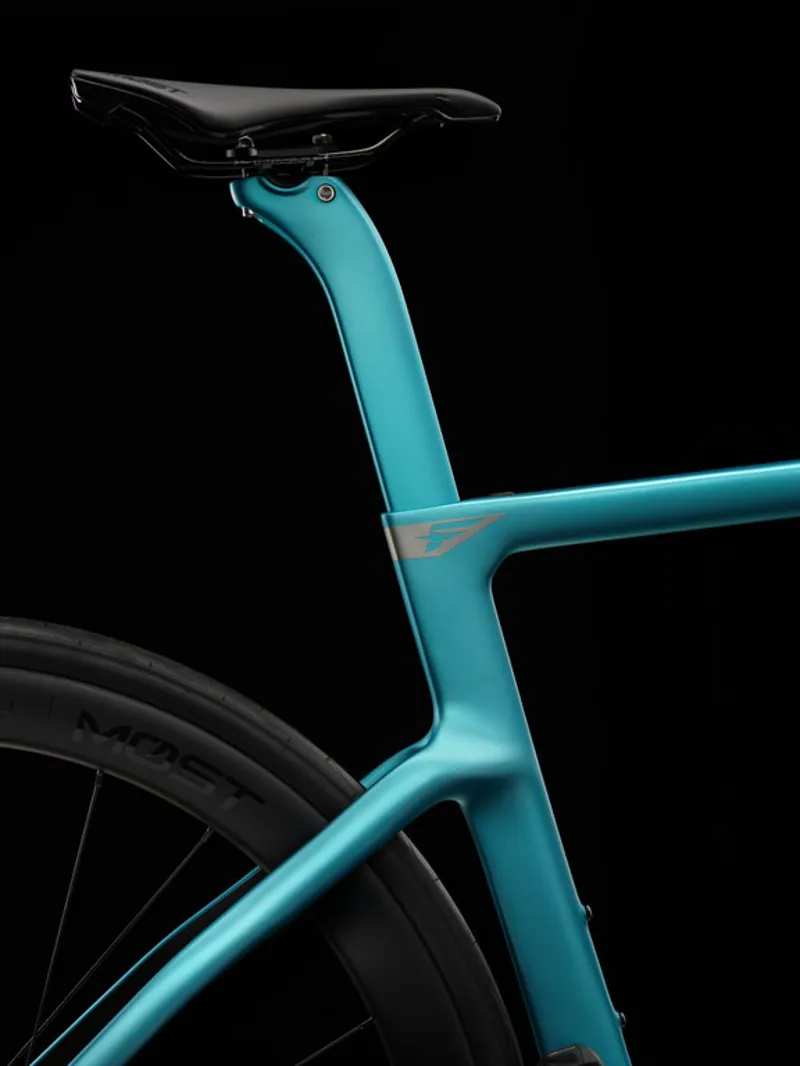 2027 Pinarello F5 105 Di2 + Ultrafast 45 Wheels : Azzurra Lumina-4