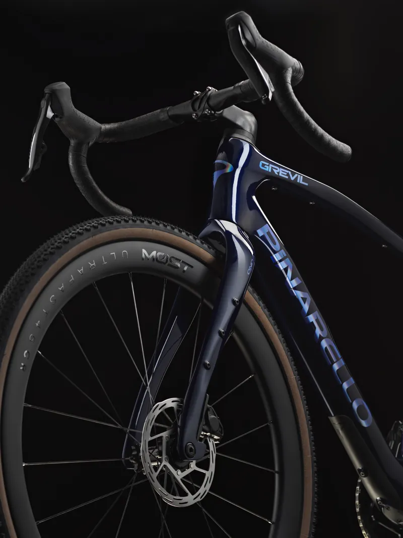Pinarello Grevil F5 : SRAM Rival AXS 1x13 XPLR : Lapland Sky-9
