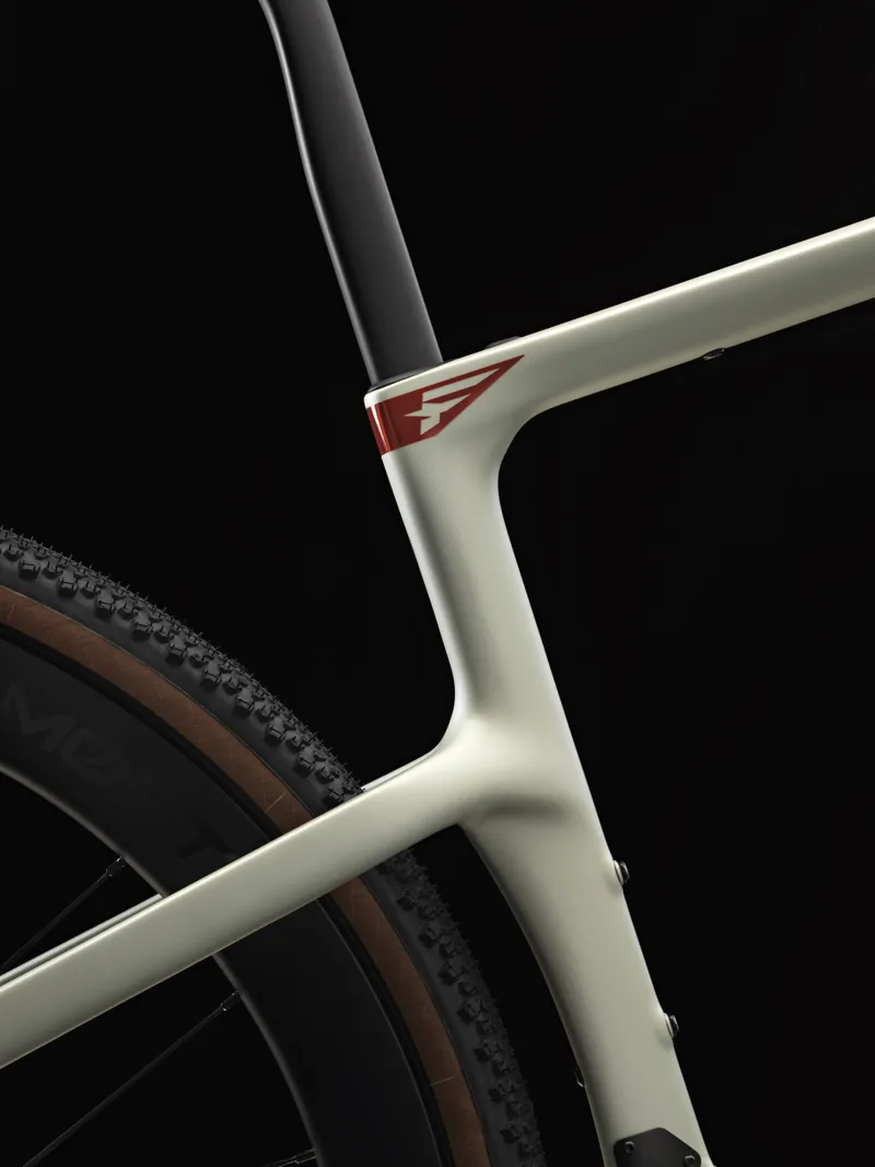 Pinarello Grevil F7 : SRAM Force AXS 1x13 XPLR : Moab Amber-6