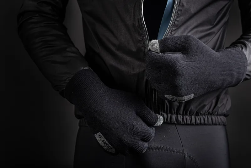 Q36.5 Winter Rain Gloves : Black-10