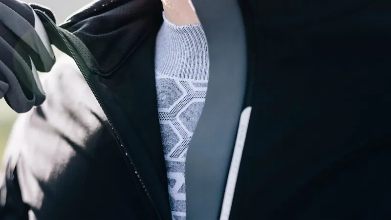 Q36.5 Bat Shell Long Sleeve Jersey : Black-4