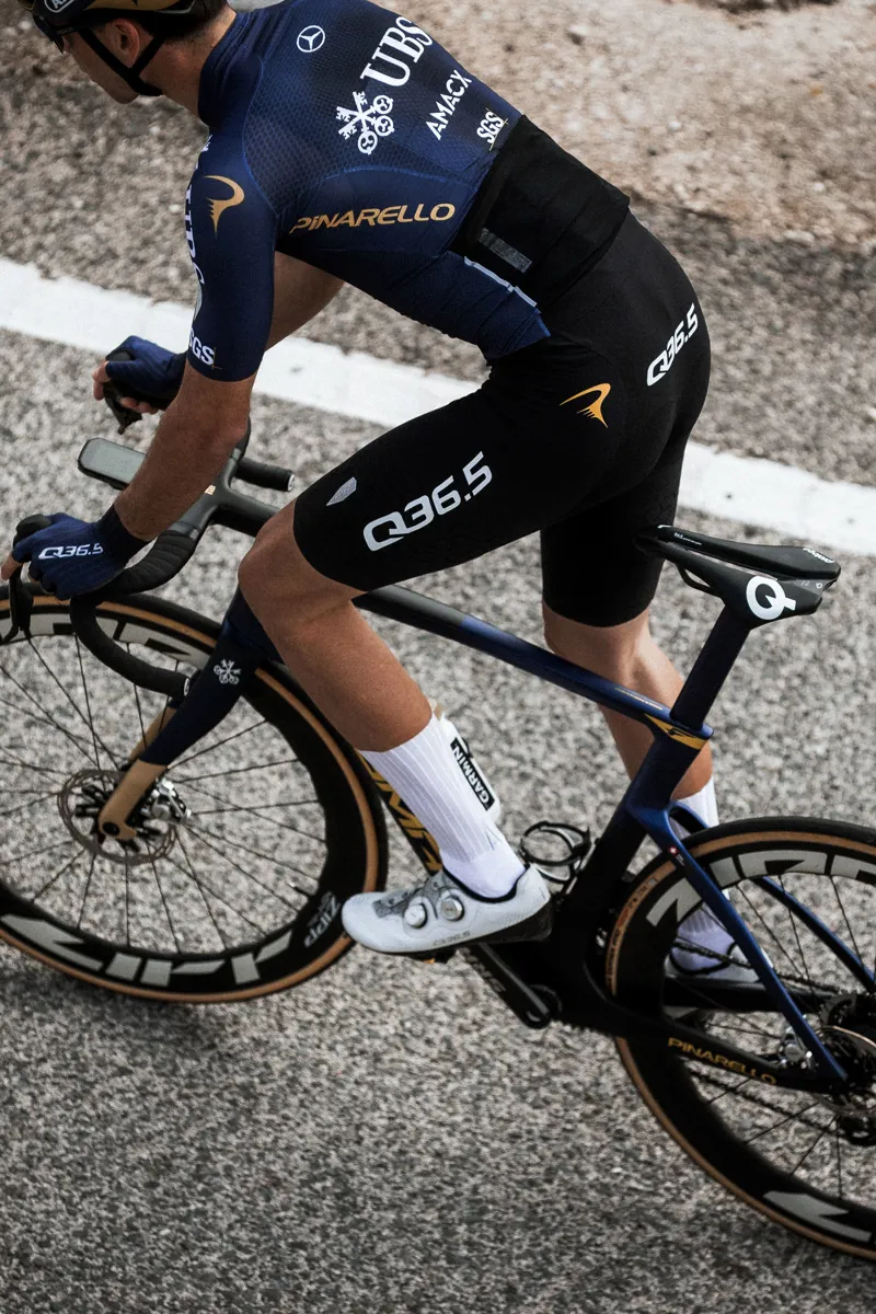 Q36.5 Gregarius Clima PRO : Pinarello - Q36.5 PRO Cycling Team Jersey-7