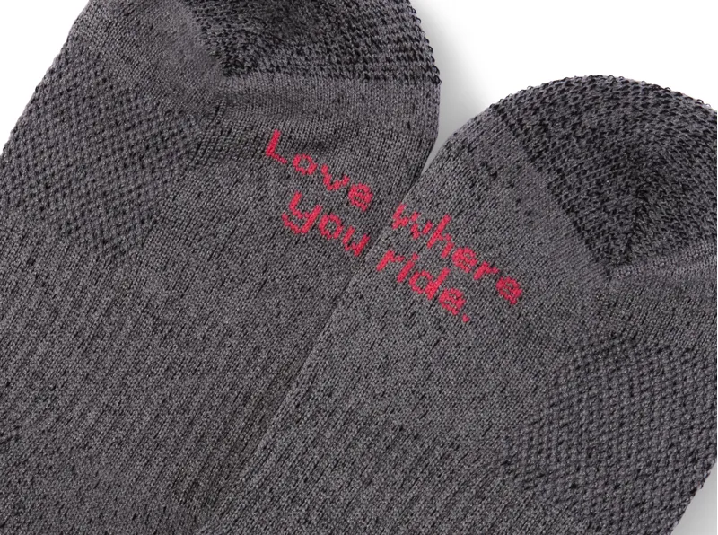 Quoc Signature All Season Merino Socks : GRAPHITE-2