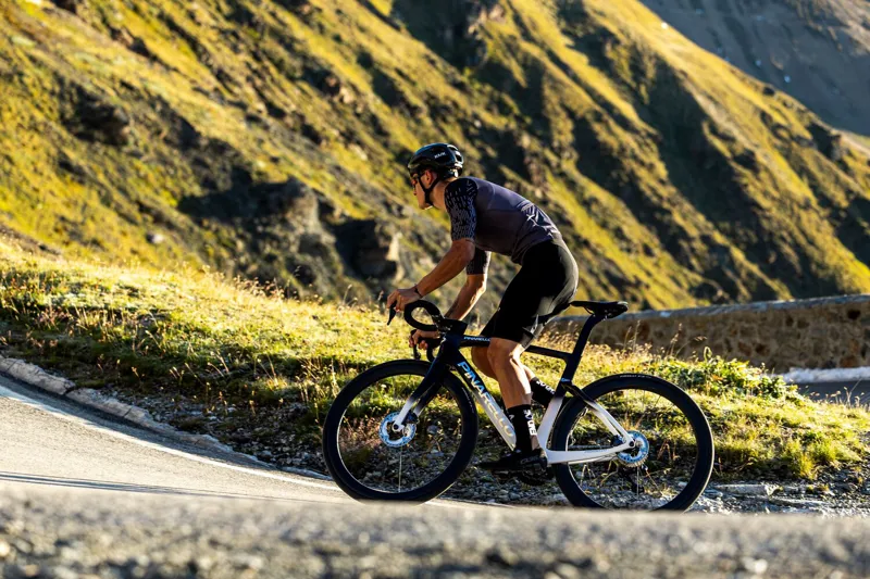 Pinarello F7 Road Bike with Ultegra Di2 ULTRAFAST C45 : LUNAR WHITE-7