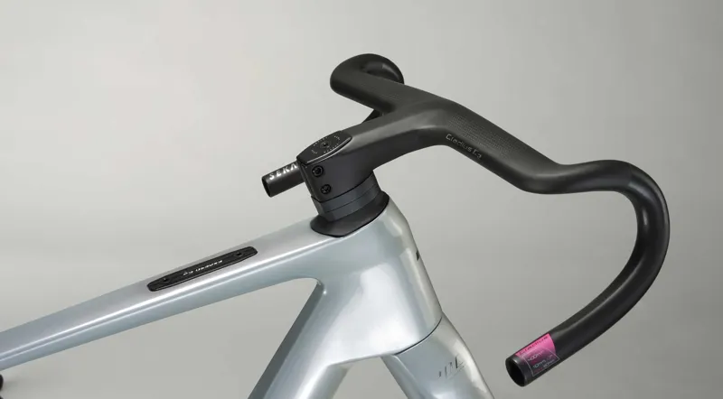 2027 SEKA ExAero GR RDC Frameset in Stardust Silver-1