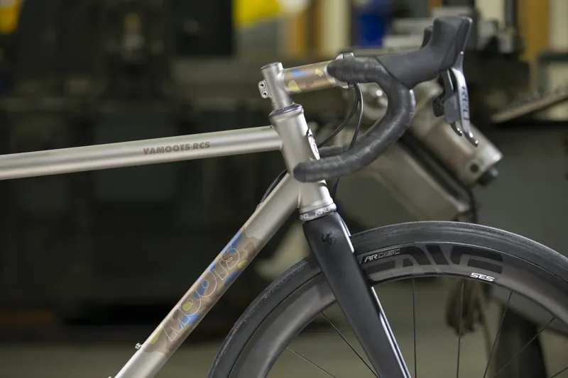 Moots Vamoots RCS Titanium Disc Frame and Kit : Di2 : Brushed Ti-10