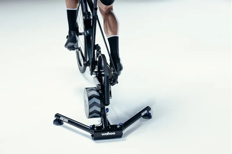 Wahoo Fitness KICKR V6 WIFI Direct Drive Smart Power Trainer with WiFi-12