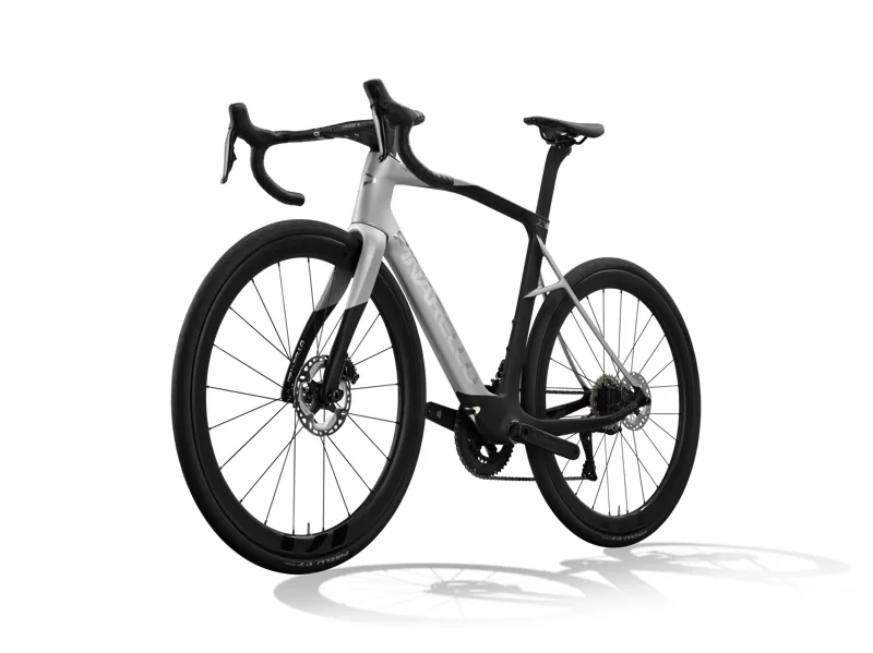 Pinarello X7 : Shimano ULTEGRA Di2 and MOST Carbon UF45: SATURN SILVER-2