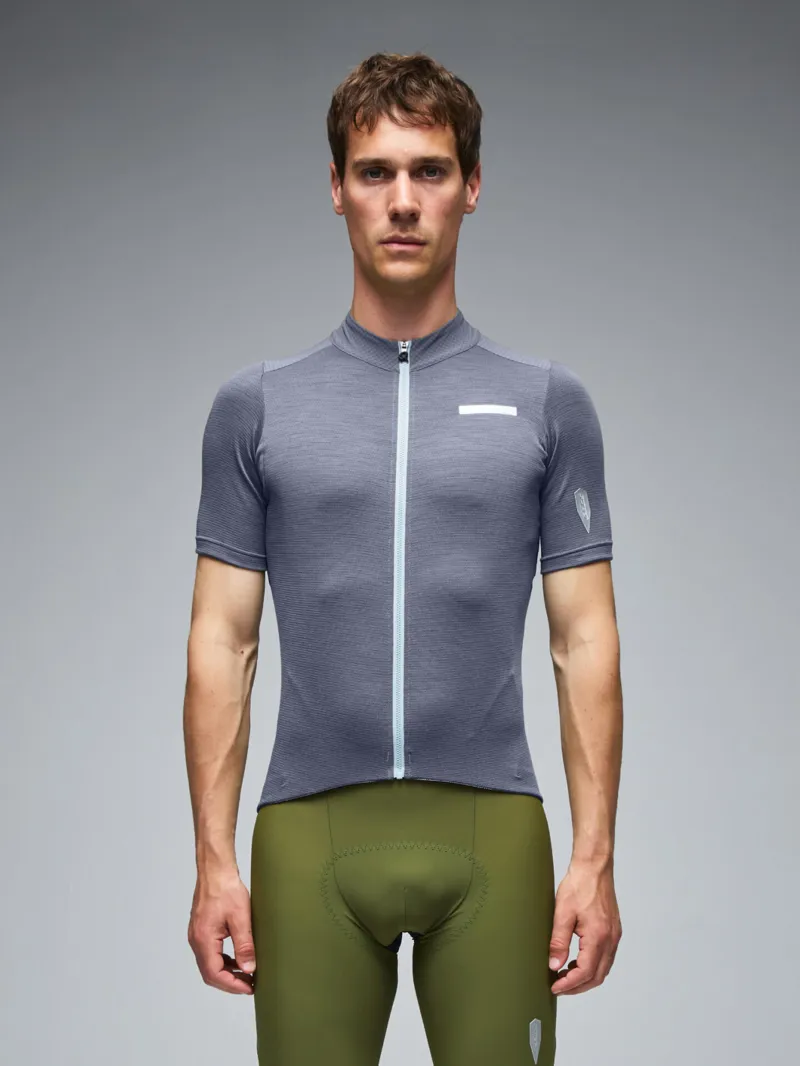 Q36.5 ADVENTURE Tech Merino Jersey : GRISAILLE BLUE-2